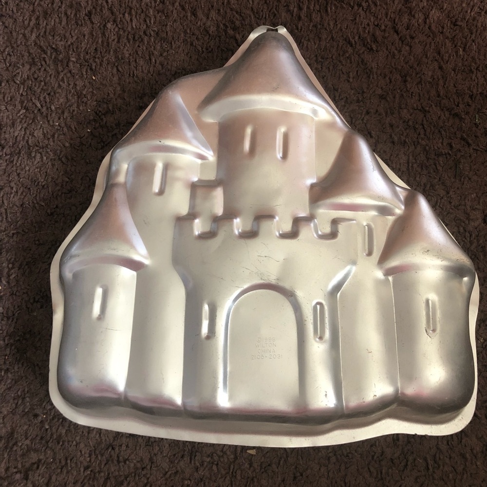 Used Castle Cake Pan